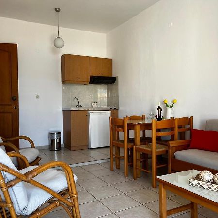 Michael Apartments Agia Marina Eksteriør billede