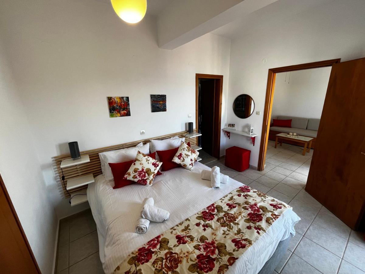 Michael Apartments Agia Marina Eksteriør billede